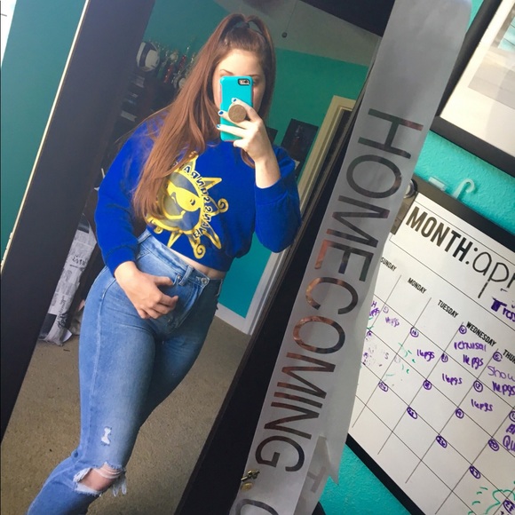 Meet your Posher, Karlie - Picture 3 of 3